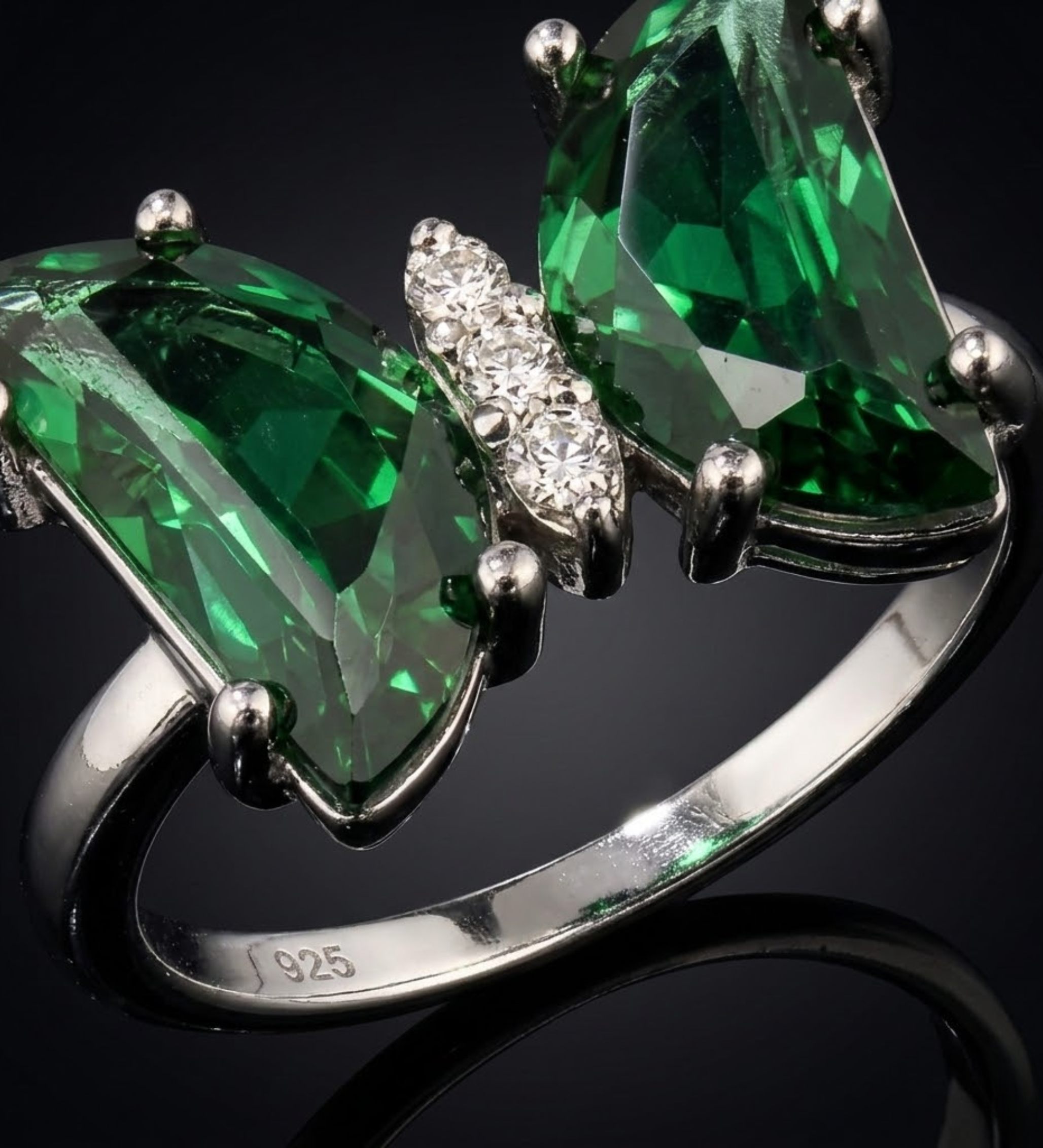 925 Sterling Silver Butterfly Green Colour Stone Ring