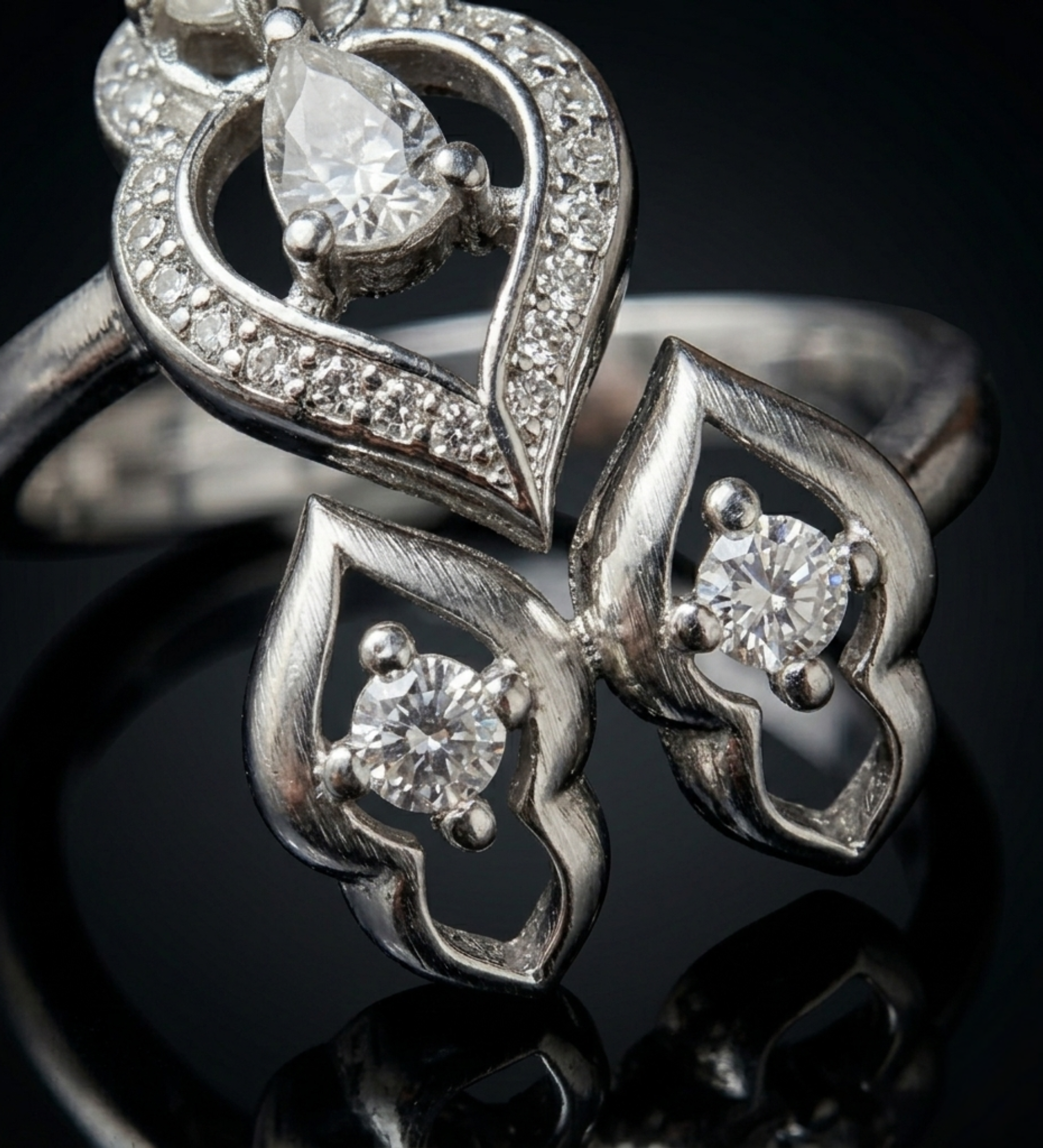925 Sterling Silver Royal Teardrop Trio Ring