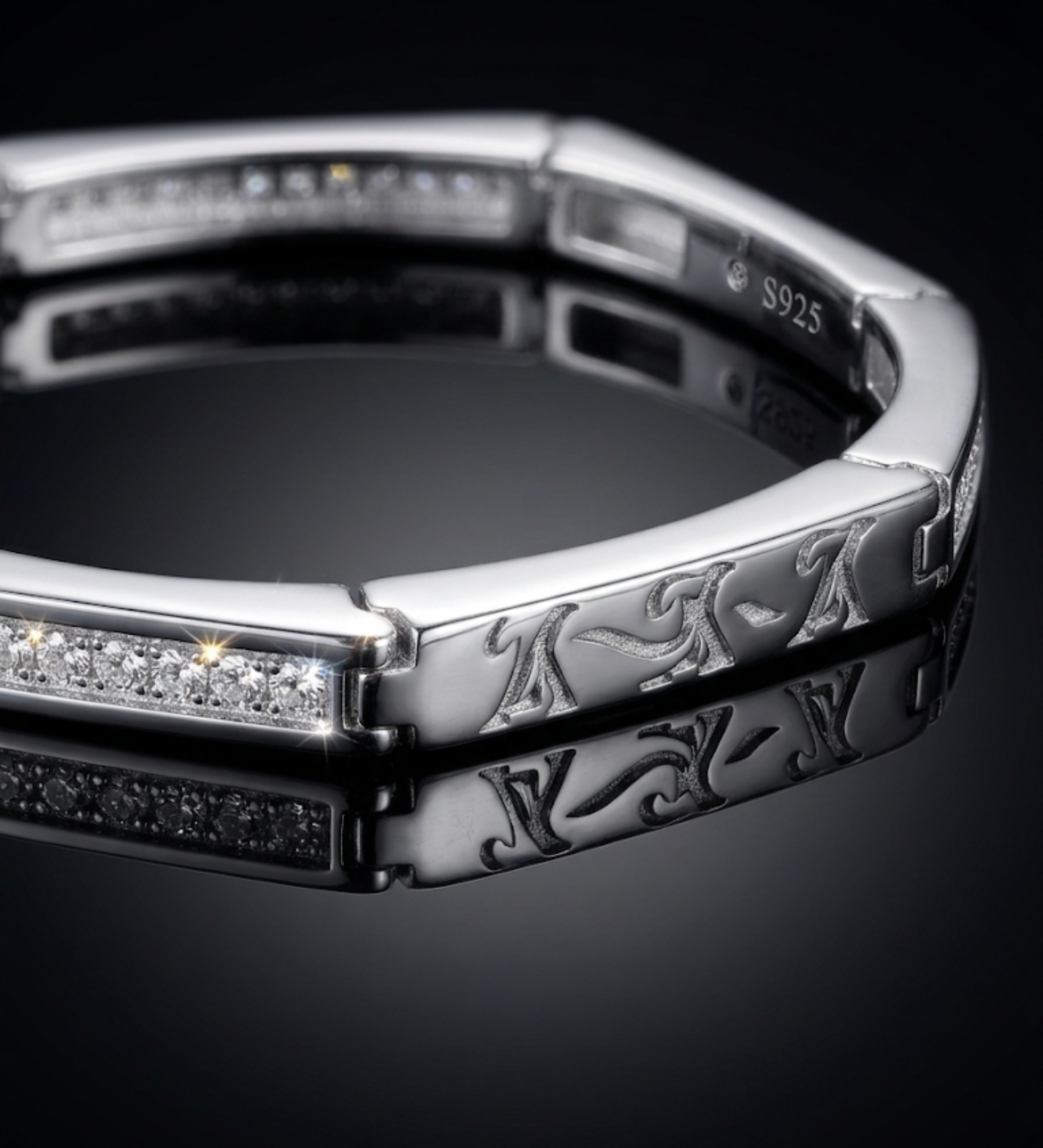 925 Sterling Silver Geometric Monogram Linked Bangle