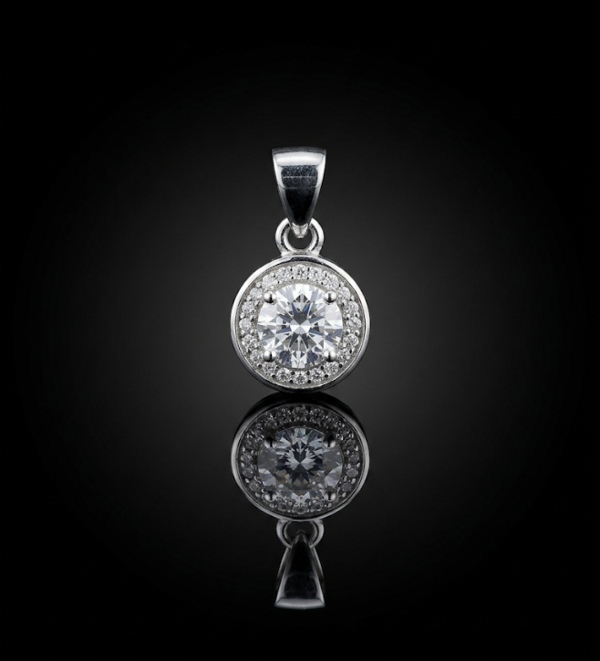 Classic Halo Round Brilliant 925 Sterling Silver Pendant
