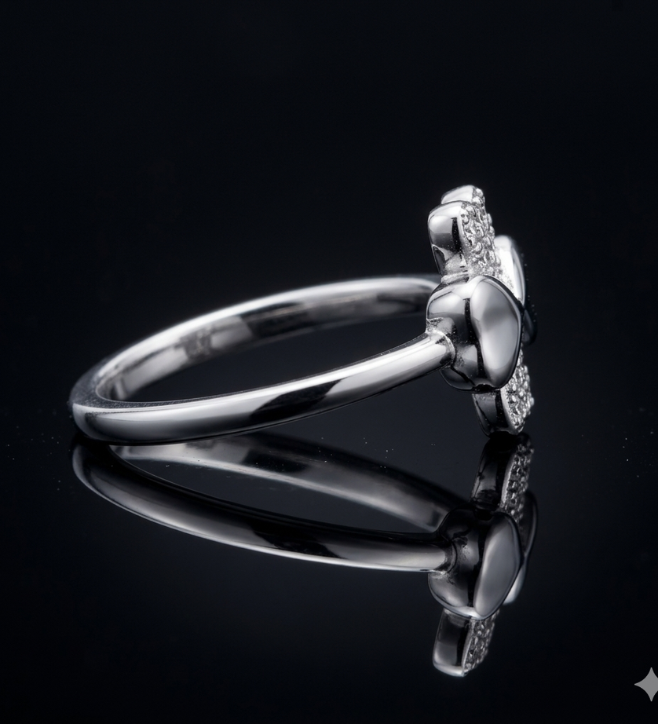 925 Sterling Silver Sparkling Clover Ring